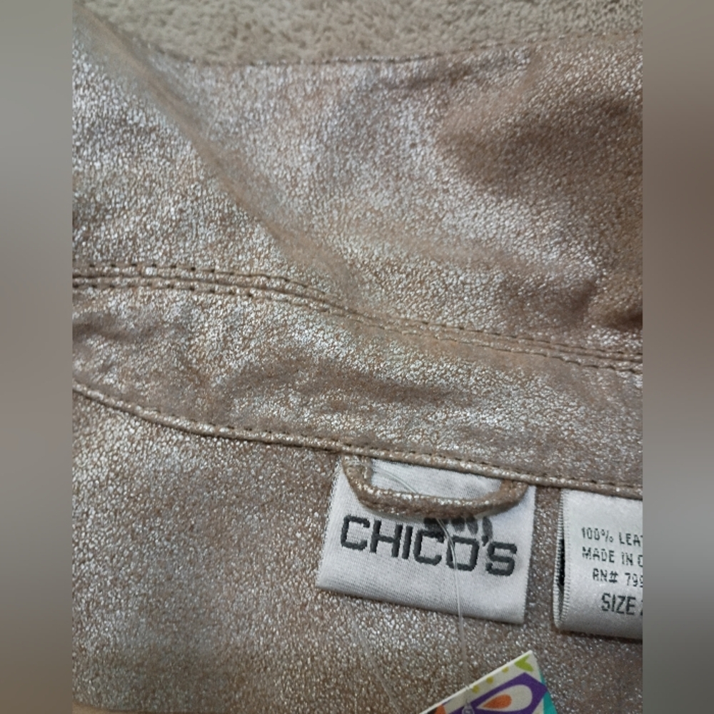 Vintage Silver Metallic leather Jacket with Black .Pit To Pit 22"Lenght 23" - Picture 7 of 9